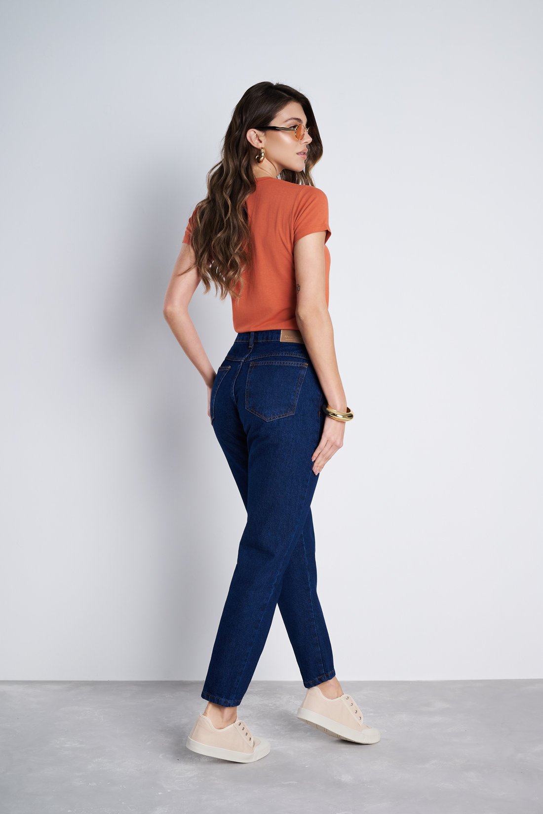 Calça Jeans Mom Clay Cintura Alta - Elegância e Conforto para