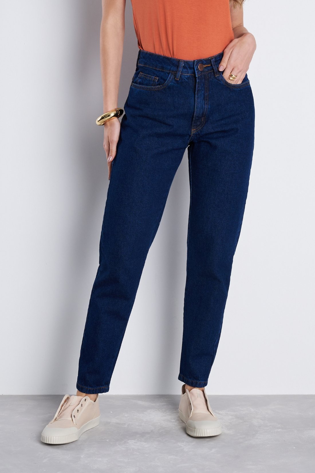 Calça Jeans Mom Clay Cintura Alta - Elegância e Conforto para
